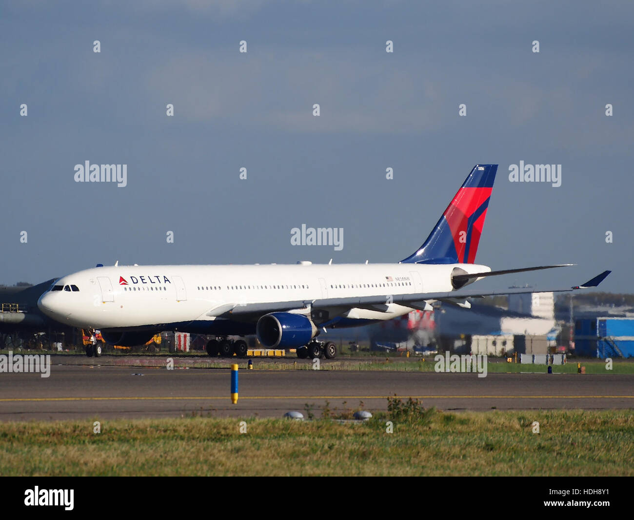 N856NW (aircraft) taxiing at Schiphol towards runway 36L pic1 Stock Photo