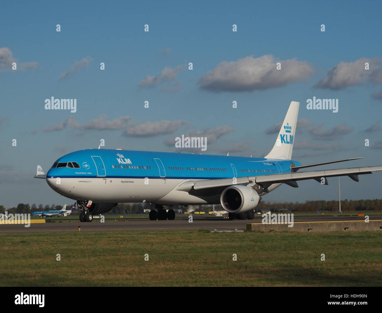 PH-AKE (aircraft) taxiing at Schiphol towards runway 36L pic3 Stock Photo