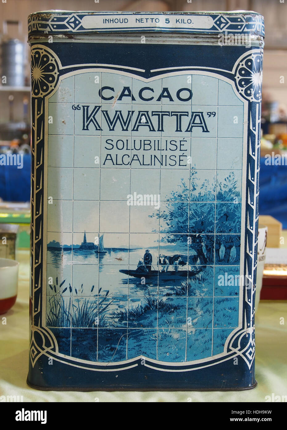 Kwattas dutch cocoa 5kg blik pic5 Stock Photo