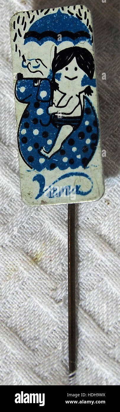 The Venz reklamespeltje is a vintage advertising item, reflecting early ...