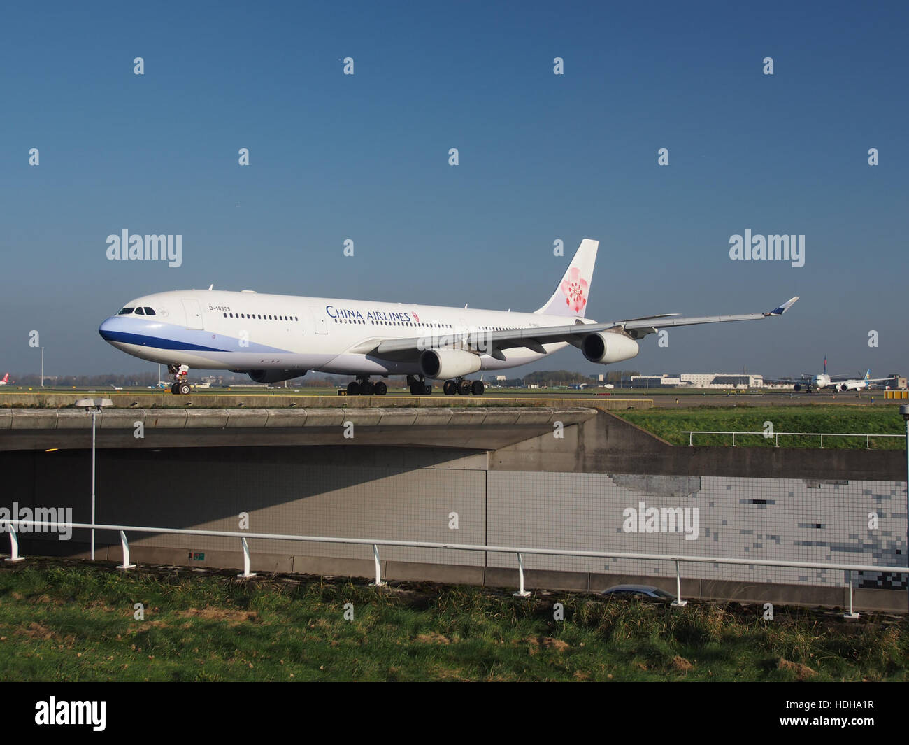 B-18805 (aircraft) China Airlines Airbus A340-313 - cn 415 at Schiphol pic3 Stock Photo