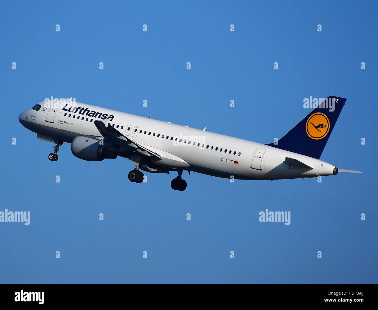 D-AIPZ Lufthansa Airbus A320-211 takeoff from Schiphol runway 36C pic2 Stock Photo