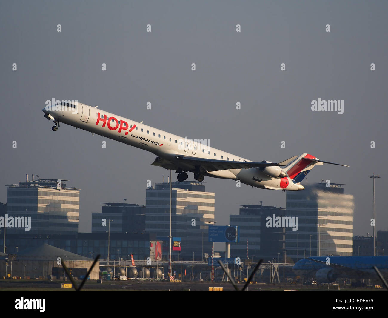 F-HMLH HOP! Canadair CL-600-2E25 Regional Jet CRJ-1000EL takeoff from Schiphol runway 36C pic1 Stock Photo