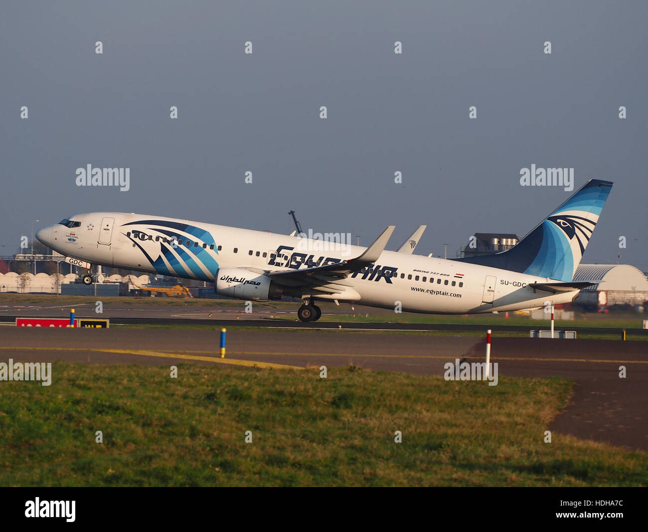 SU-GDC Boeing 737-866, EgyptAir takeoff from Schiphol runway 36C pic1 Stock Photo