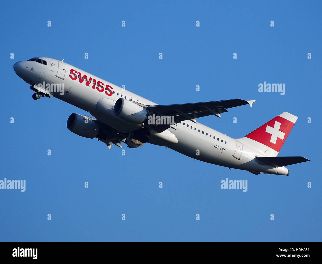 HB-IJP - Airbus A320-214 - Swiss takeoff from Schiphol runway 36C pic1 Stock Photo