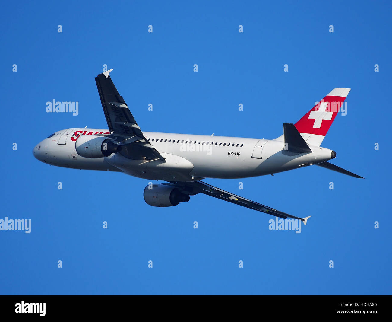 HB-IJP - Airbus A320-214 - Swiss takeoff from Schiphol runway 36C pic3 Stock Photo