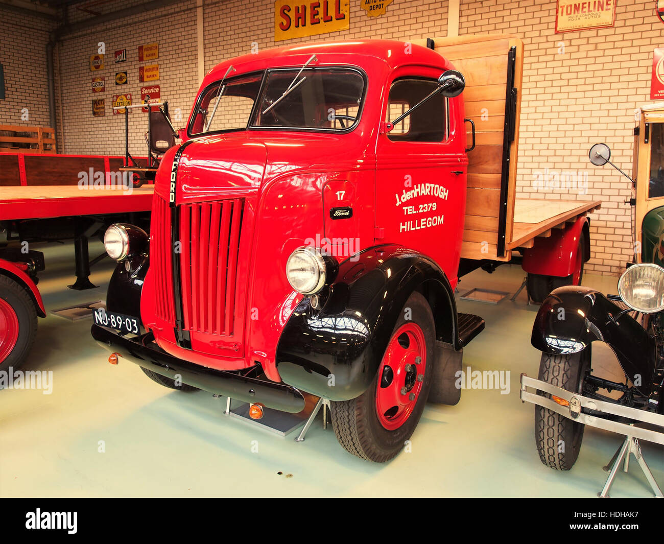 1948 Ford 81-798W truck pic7 Stock Photo