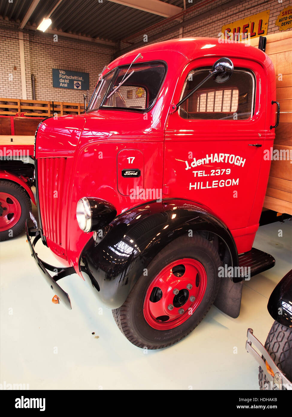 1948 Ford 81-798W truck pic10 Stock Photo