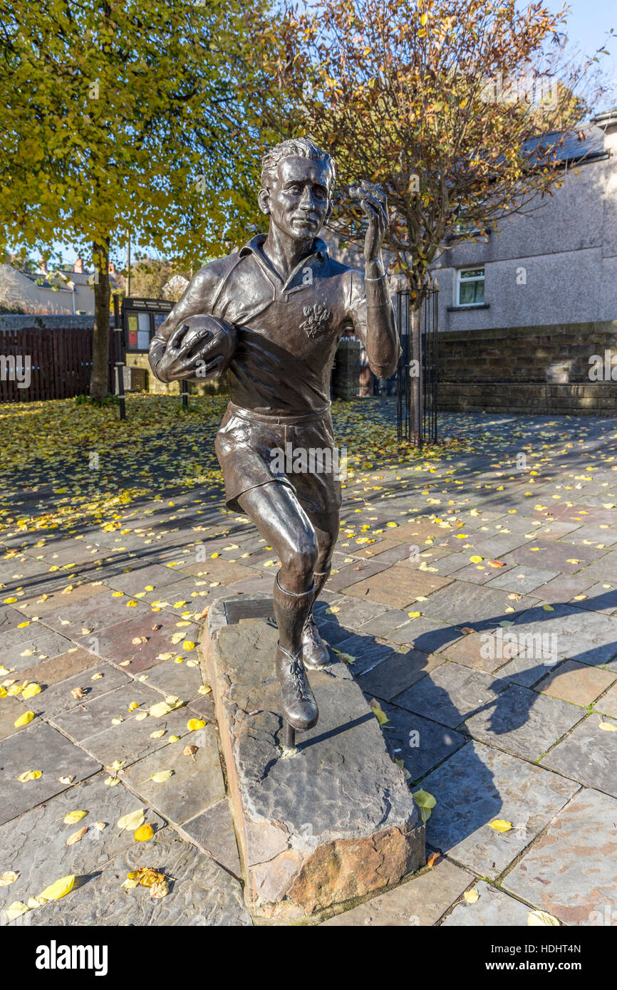 Statue of Ken Jones, rugby player, Blaenavon, Wales, UK Stock Photo