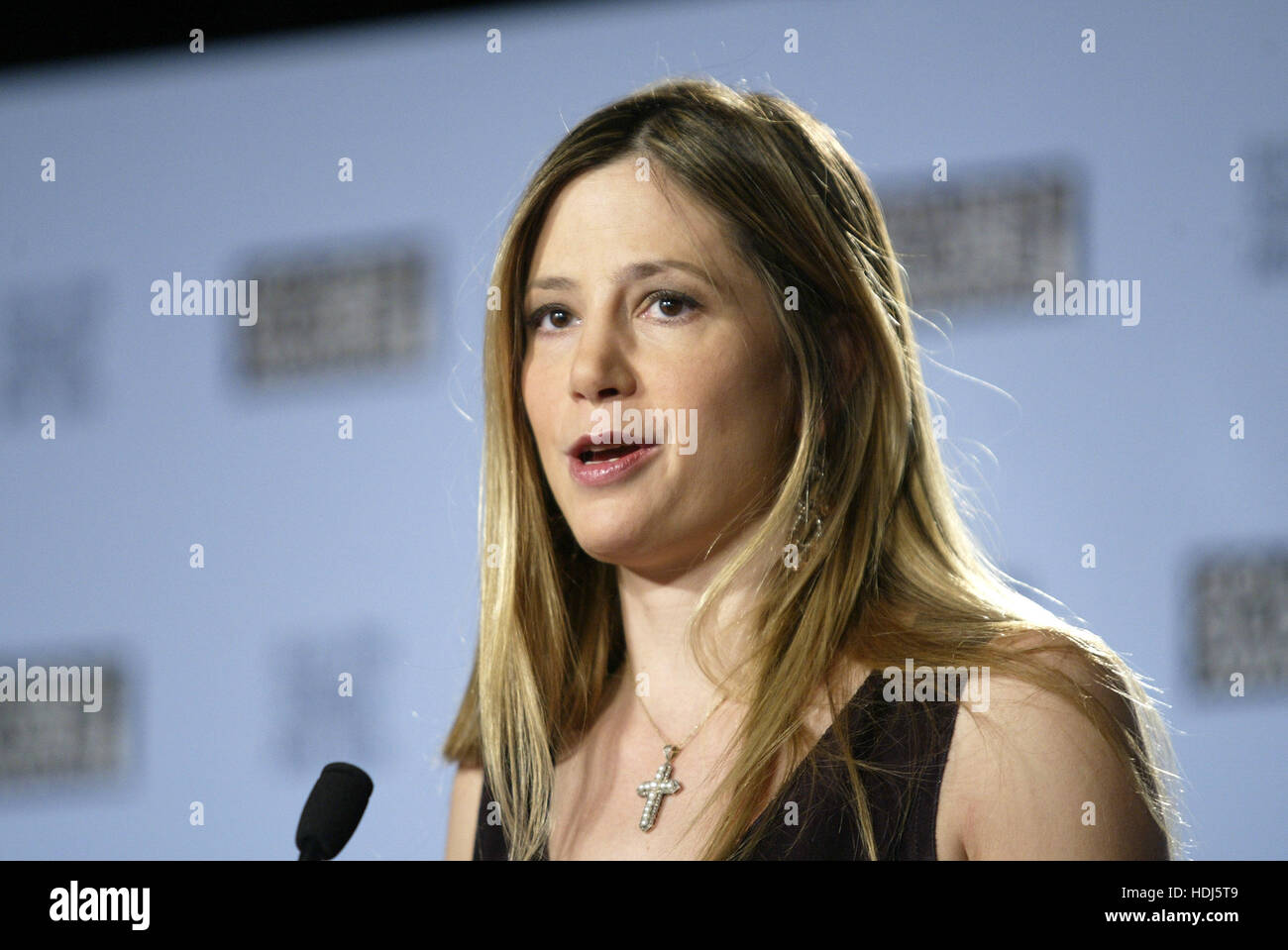 Mira sorvino hi-res stock photography and images - Alamy