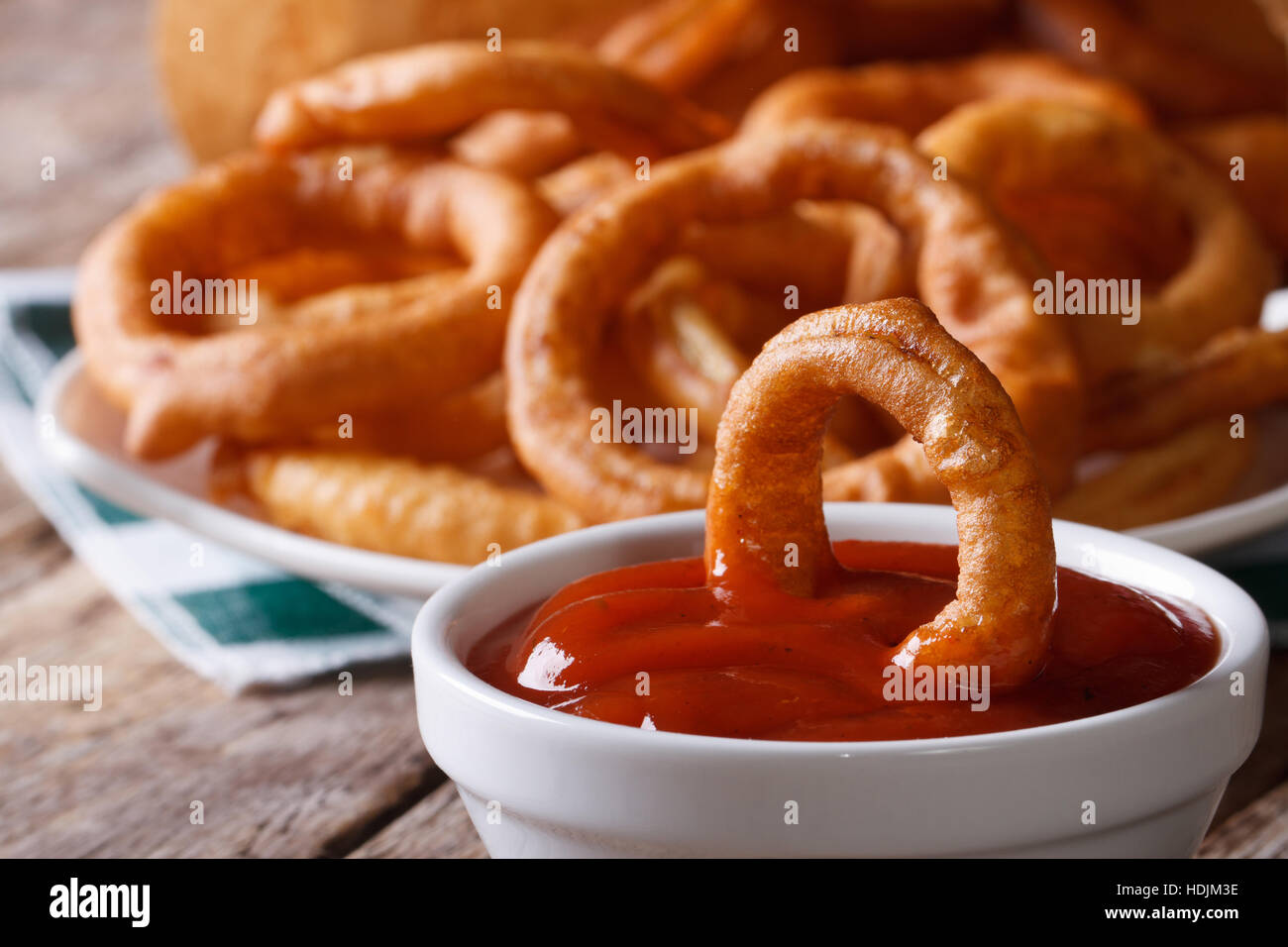 Fast food deep fried battered onion rings hi-res stock photography and ...