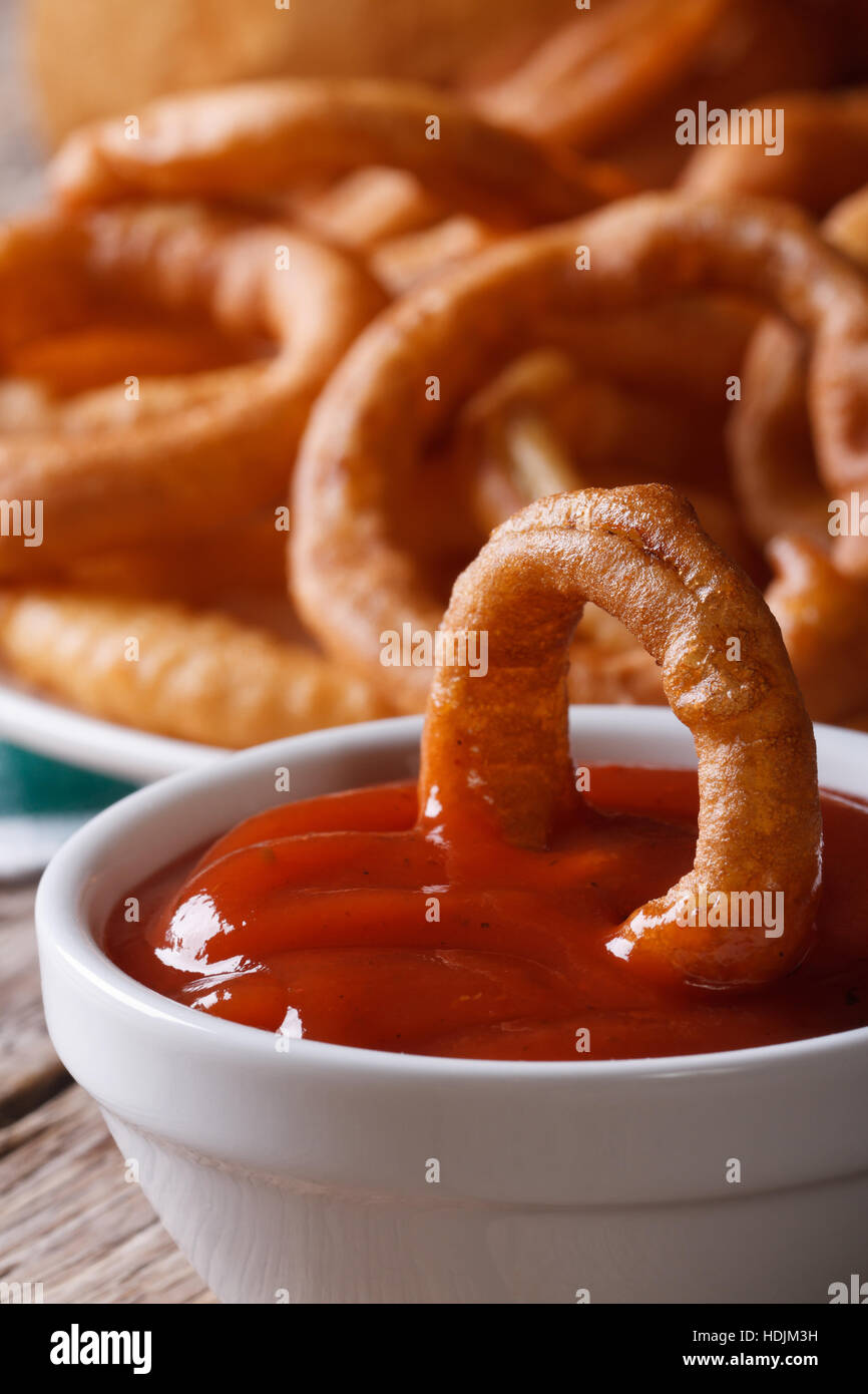 Fast food deep fried battered onion rings hi-res stock photography and ...