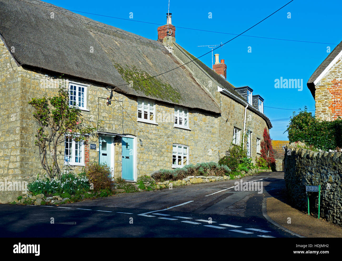Thatched Cottages In Burton Bradstock Stock Photos Thatched