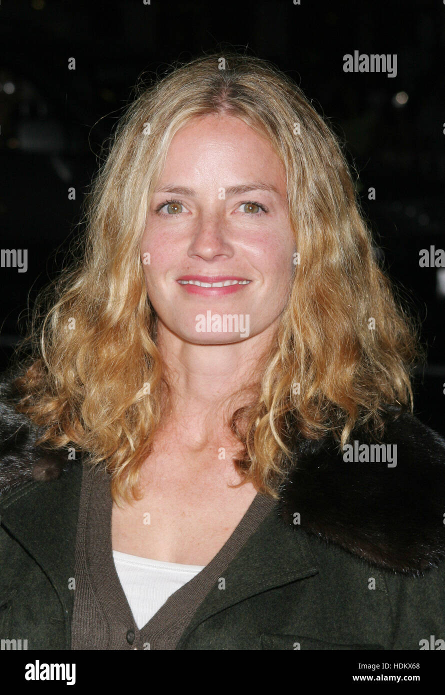 Actress Elisabeth Shue poses for photographers at the premire of the film, 'Friday Night Lights', at Grauman's Chinese Theater in Los Angeles, October 6,  2004. The Universal film about the 1988 season of the Permian High Panthers football team of Odessa, Texas, opens in the US on October 8. Photo by Francis Specker Stock Photo
