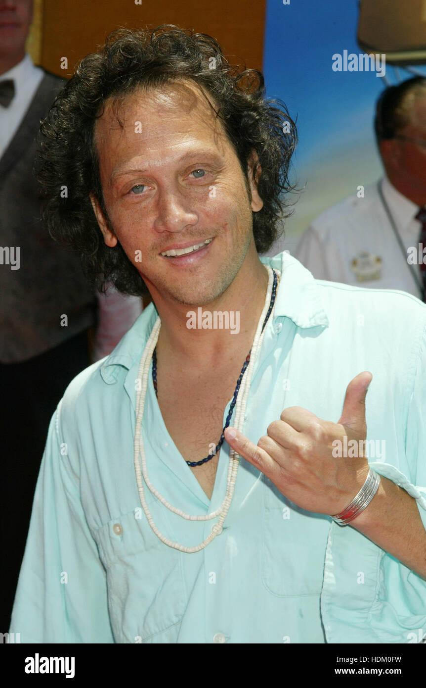 rob-schneider-at-the-premiere-for-the-film-around-the-world-in-80
