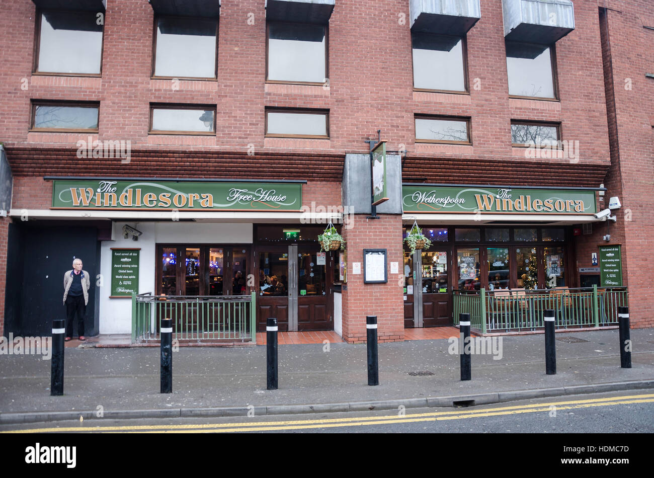 The Windlesora is a Weatherspoons pub on William Street in Windsor, Berkshire, UK. Stock Photo