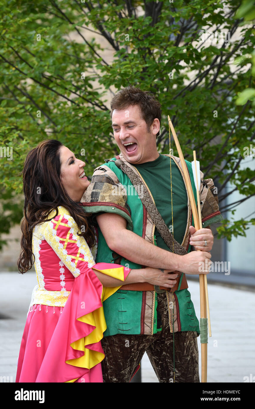 Robin Hood Panto starring Shane Richie and Jessie Wallace at the ...