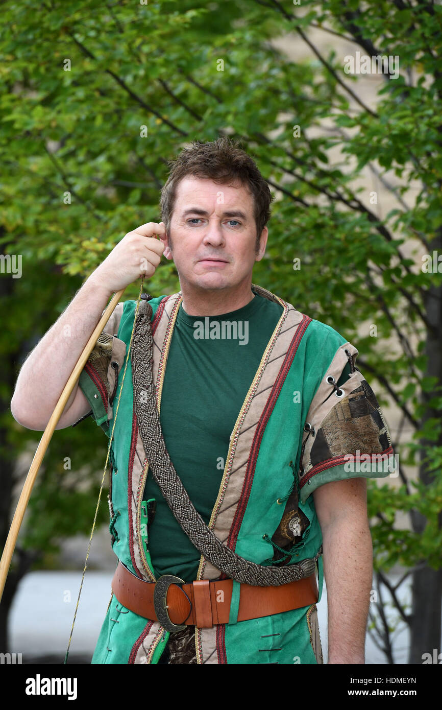 Robin Hood Panto starring Shane Richie and Jessie Wallace at the Mayflower Theatre in  Southampton, Hampshire this Christmas, in the South Coast’s biggest family pantomime between Saturday 17 December 2016 – Sunday 8 January 2017.   Having established the Stock Photo