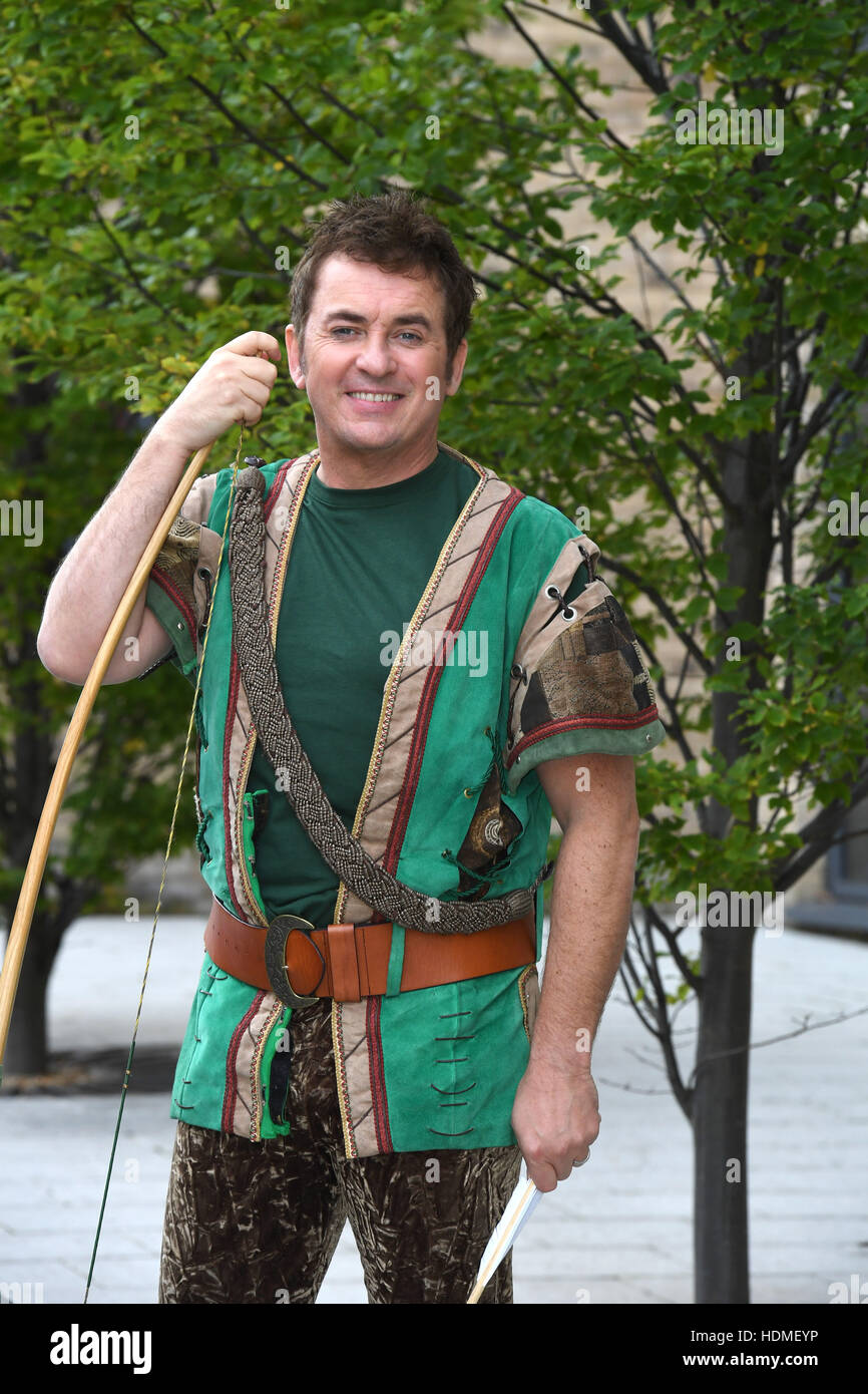 Robin Hood Panto starring Shane Richie and Jessie Wallace at the ...