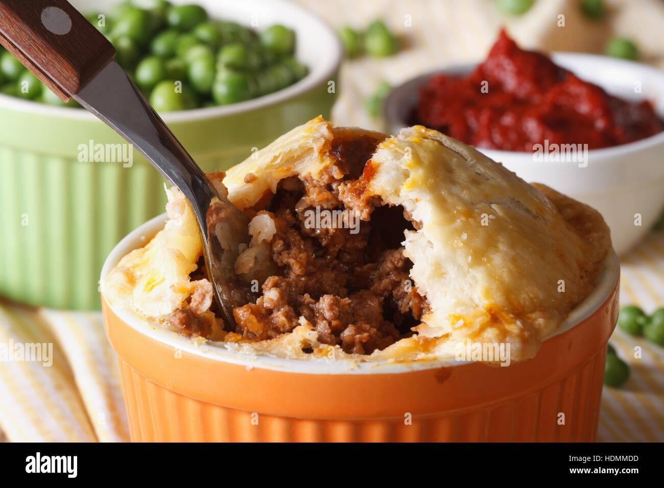 Golden pastry beef pie hi-res stock photography and images - Alamy