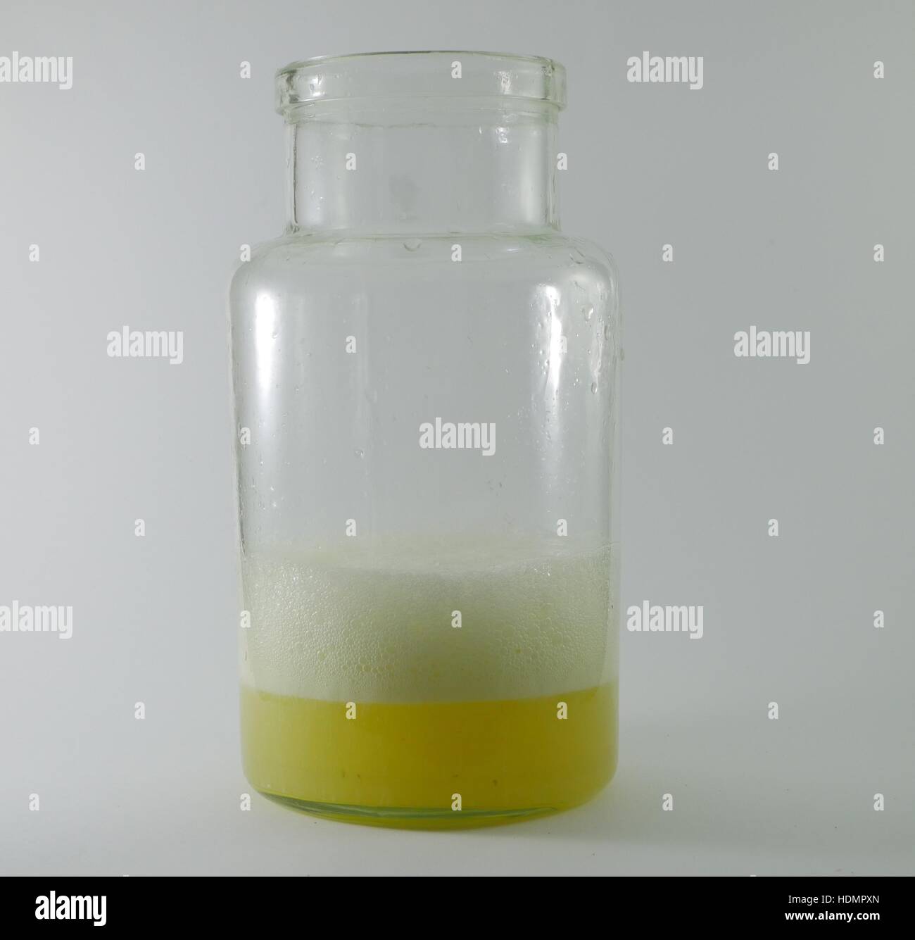 Lemon juice and sodium bicarbonate Stock Photo Alamy