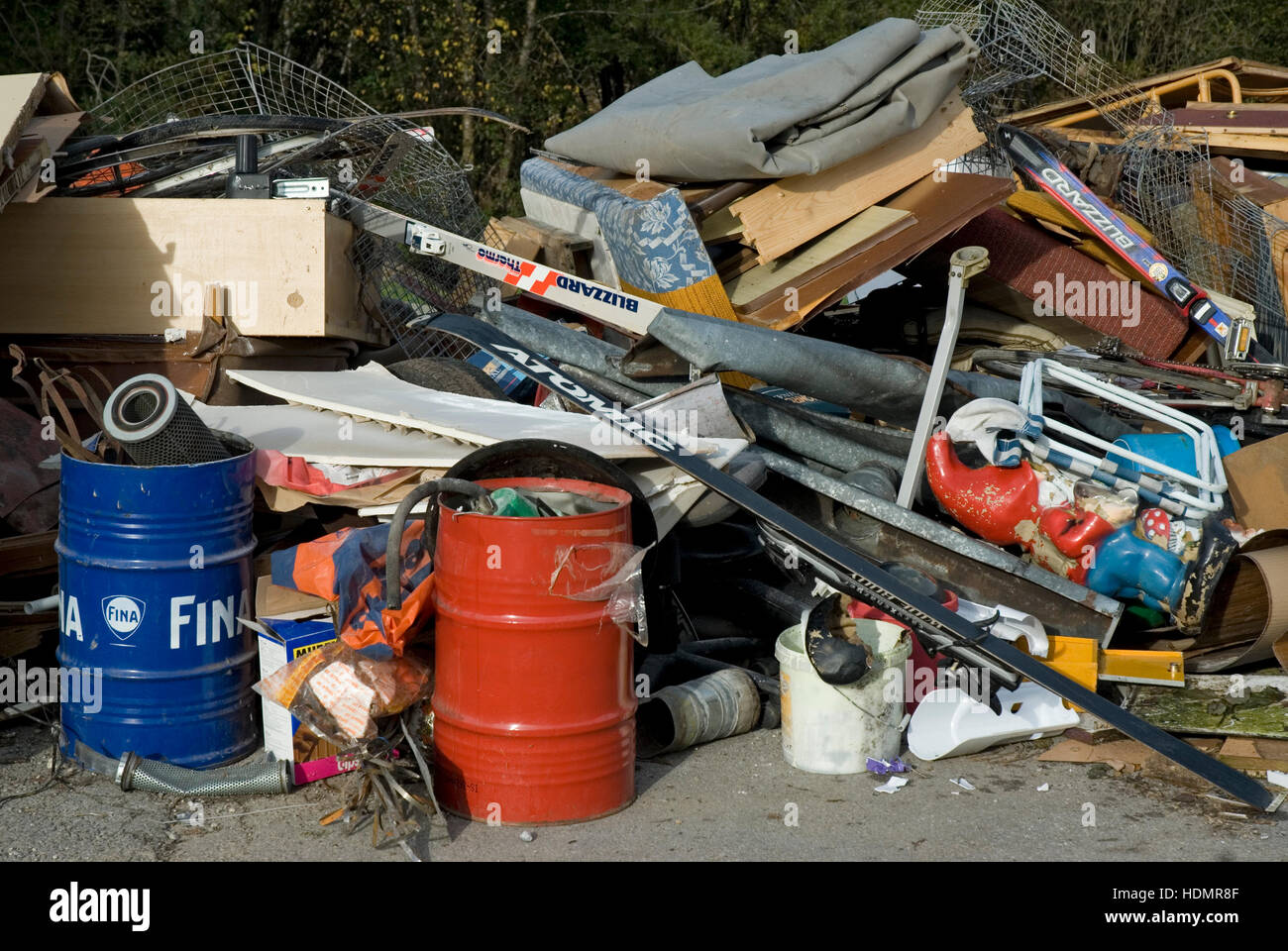 Bulk trash day hires stock photography and images Alamy