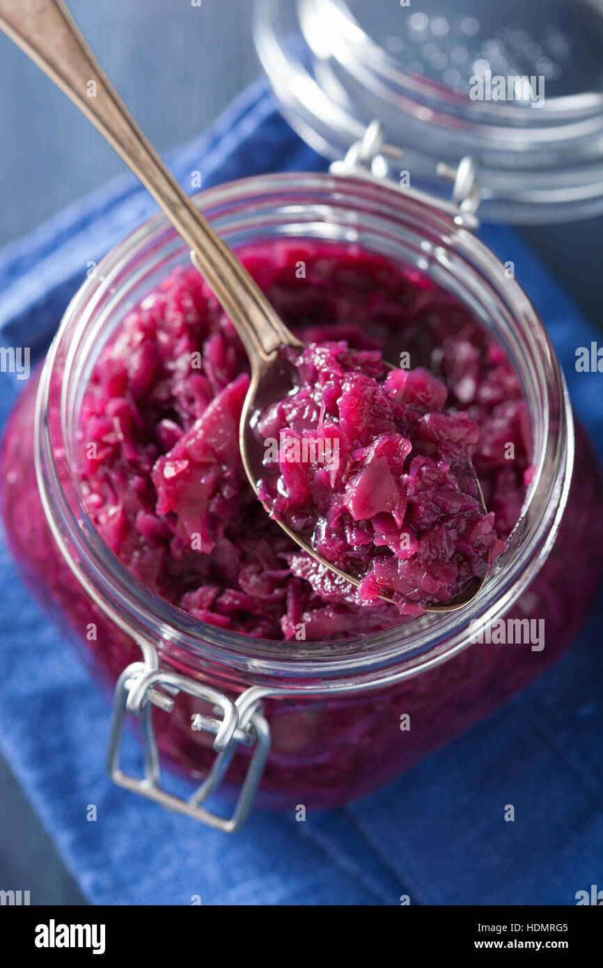 pickled red cabbage in glass jar Stock Photo Alamy