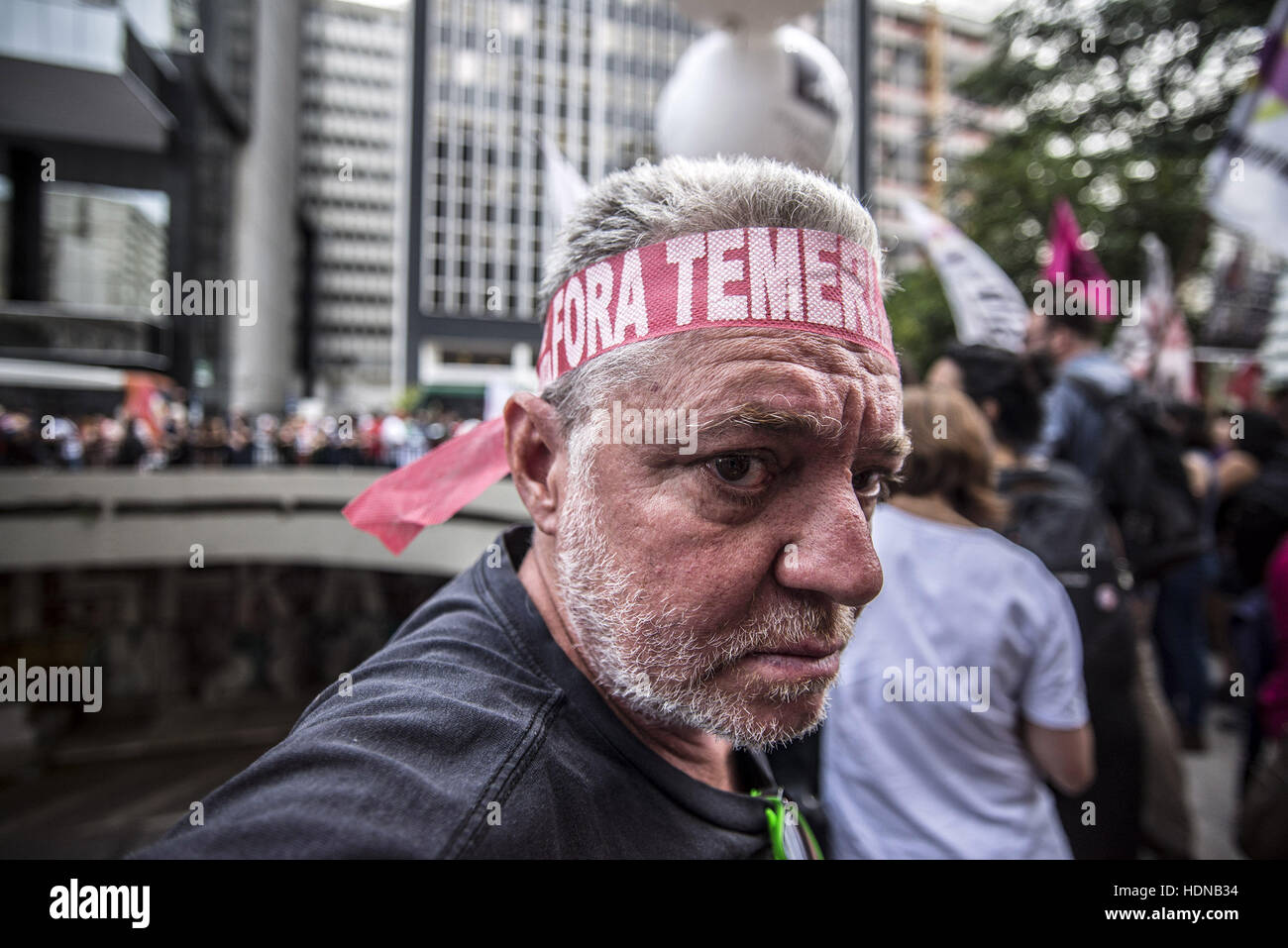 December 13, 2016 - SÃ£O Paulo, SÃ£o Paulo, Brazil - Groups of ...