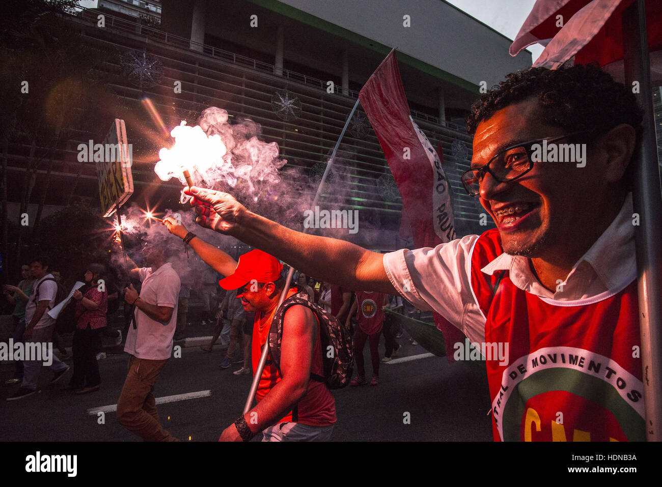 December 13, 2016 - SÃ£O Paulo, SÃ£o Paulo, Brazil - Groups of ...