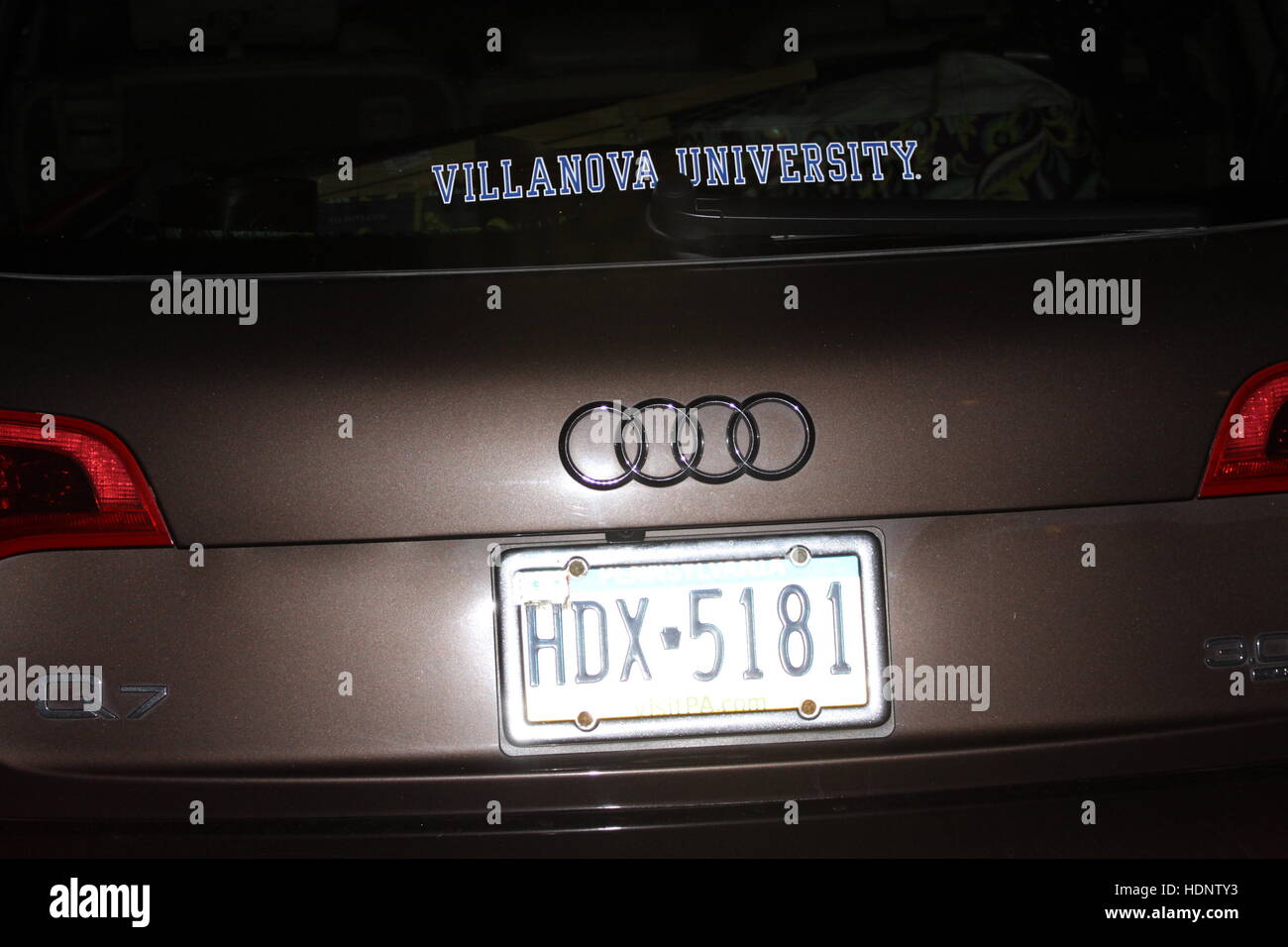 Villanova University sticker in the rear window of a car at the Radnor Hotel in Wayne, Pennsylvania, where Madeleine Albright, former United States Secretary of State, was campaigning for Hilary Clinton.  Where: Wayne, Pennsylvania, United States When: 16 Stock Photo