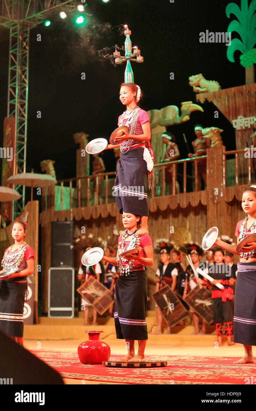 Bru Tripura Tribal Girls performing Traditional Hojagiri dance. Tribal Festival in Ajmer, Rajasthan, India Stock Photo