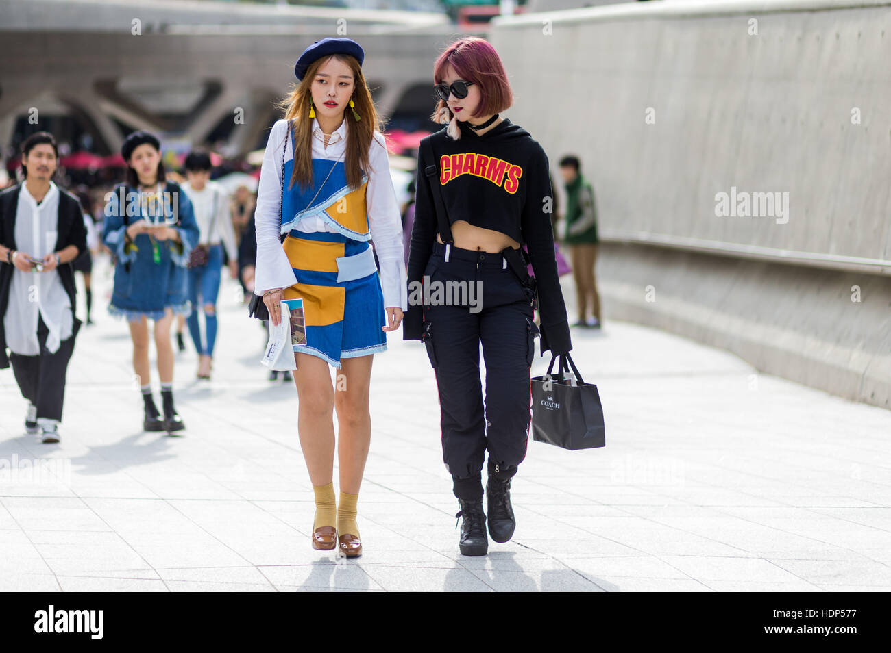 Streetstyle Photos During Seoul Fashion Week Ss17 Featuring Member Of Public Where Seoul South Korea When 21 Oct 16 Stock Photo Alamy