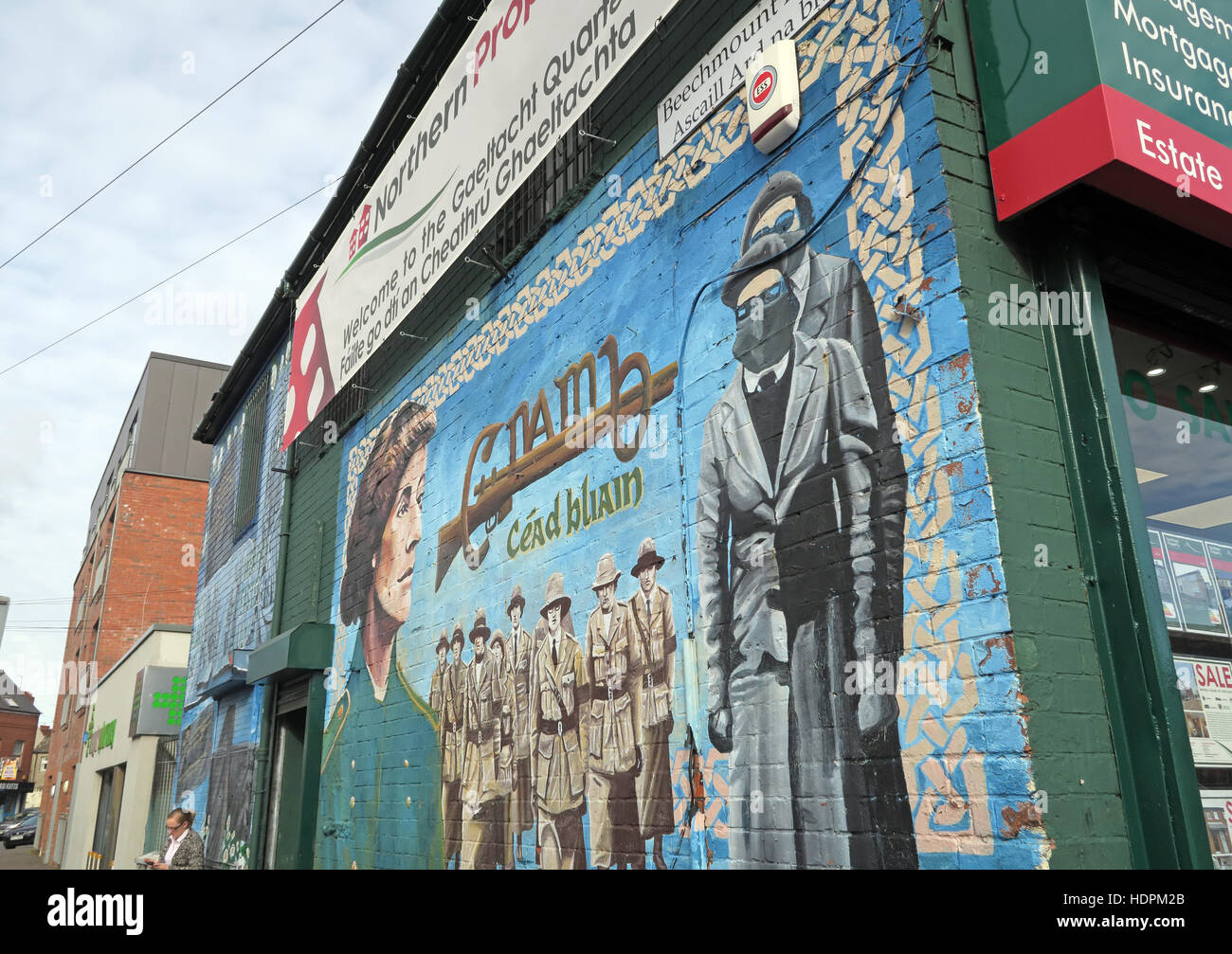 Belfast Falls Rd Republican Mural at Beechmount Ave,female resistance Stock Photo