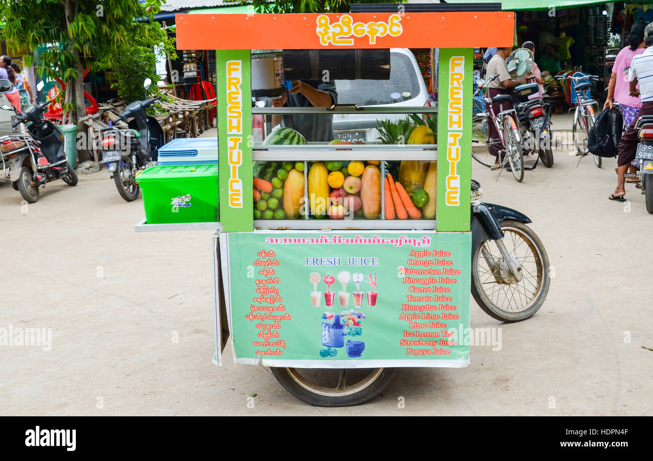 Street food vendors Stock Photo - Alamy