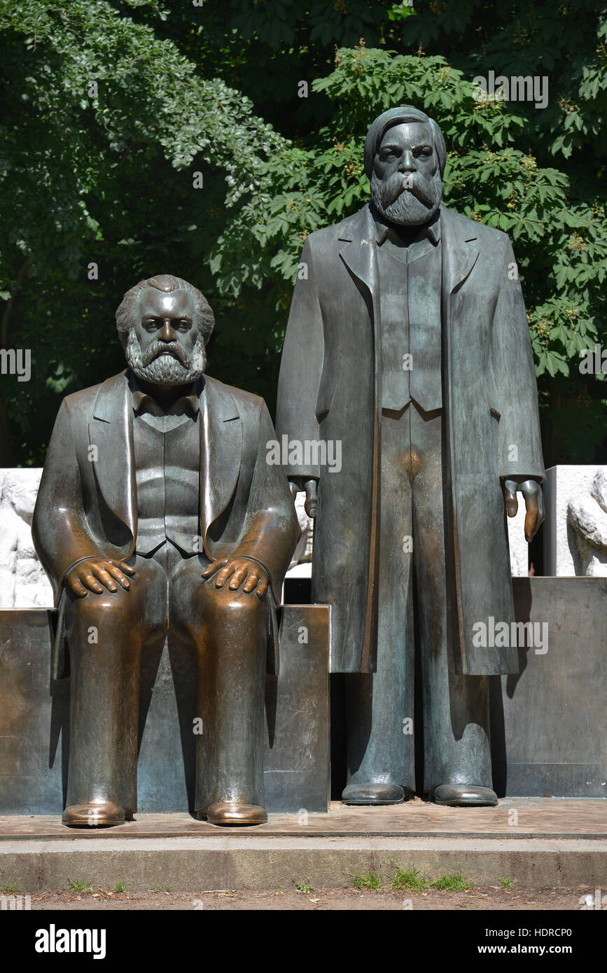 Marx-Engels-Denkmal, Karl-Liebknecht-Strasse, Mitte, Berlin, Deutschland Stock Photo