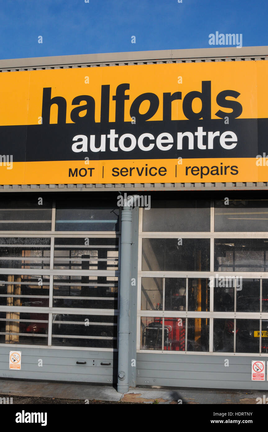 Halfords AutoCentre sign Stock Photo Alamy