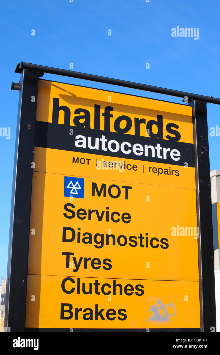 Halfords autocentre sign hires stock photography and images Alamy