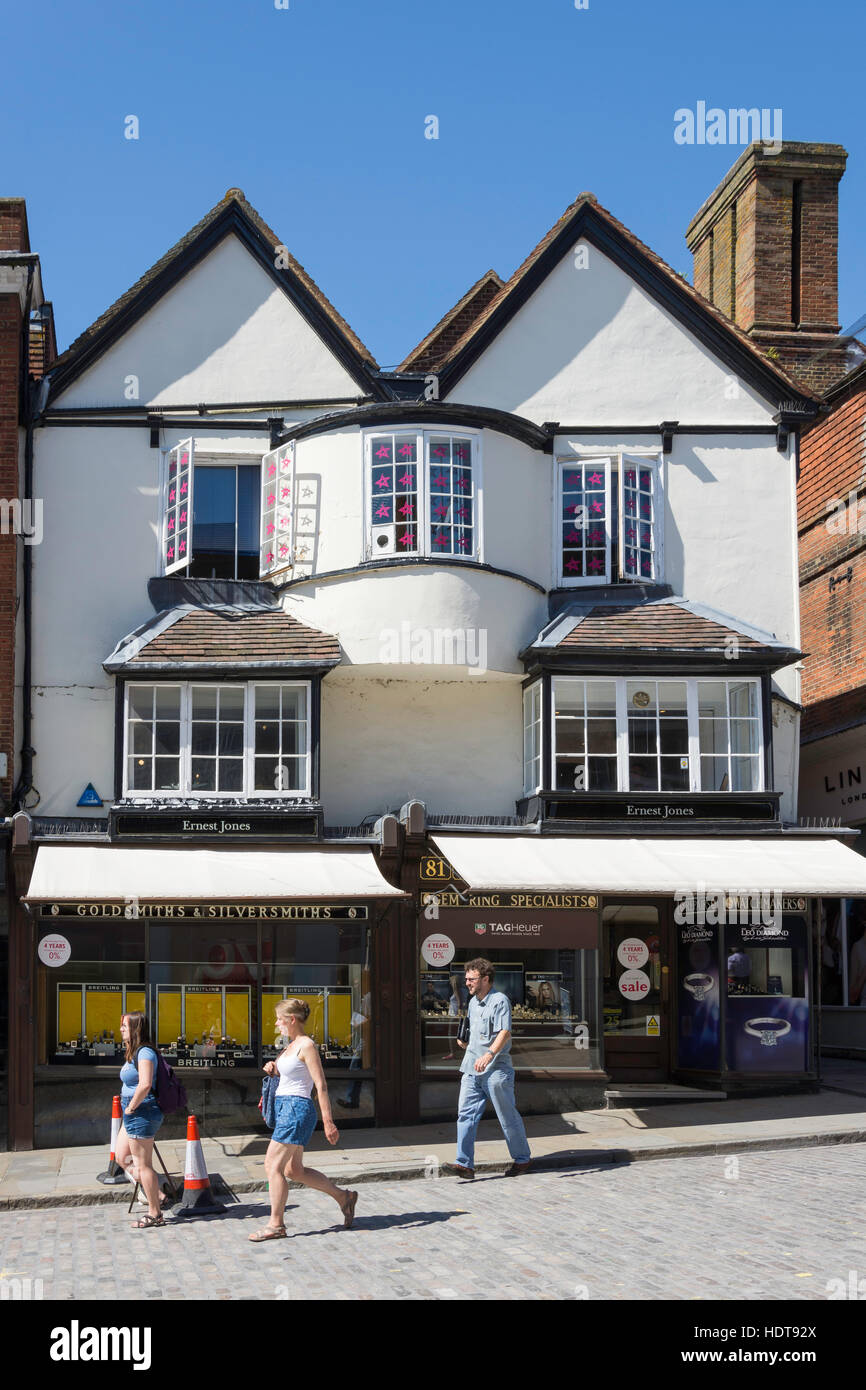 Ernest jones jewellery store High 