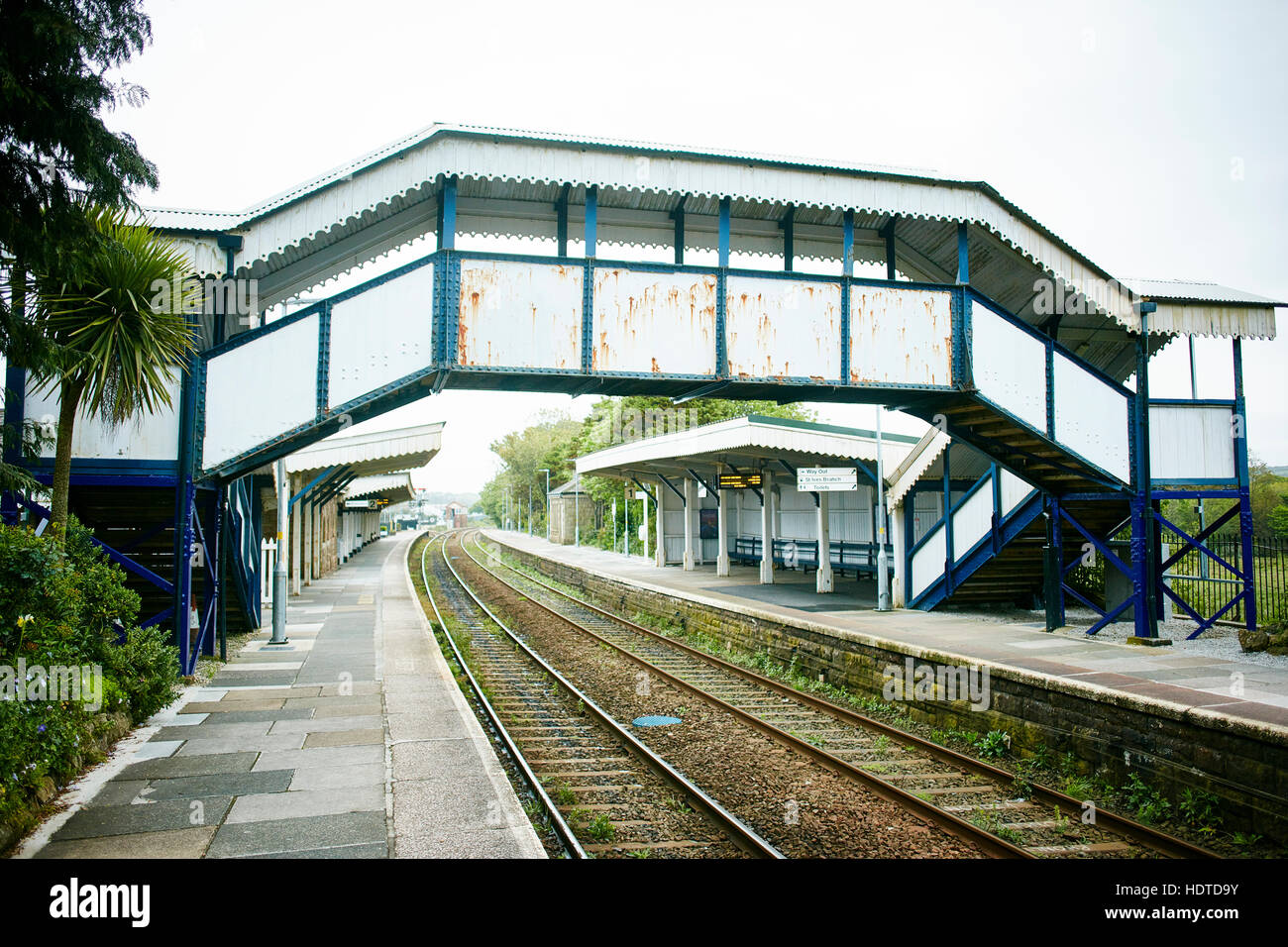 Footbridge St Erth Train Station Stock Photo Alamy