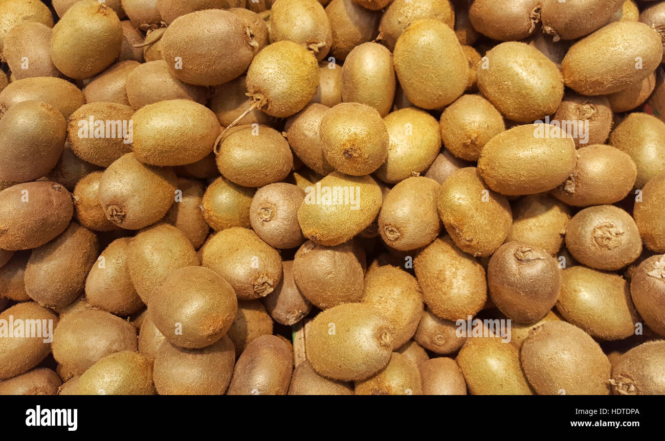 kiwi lot in supermarket Stock Photo Alamy