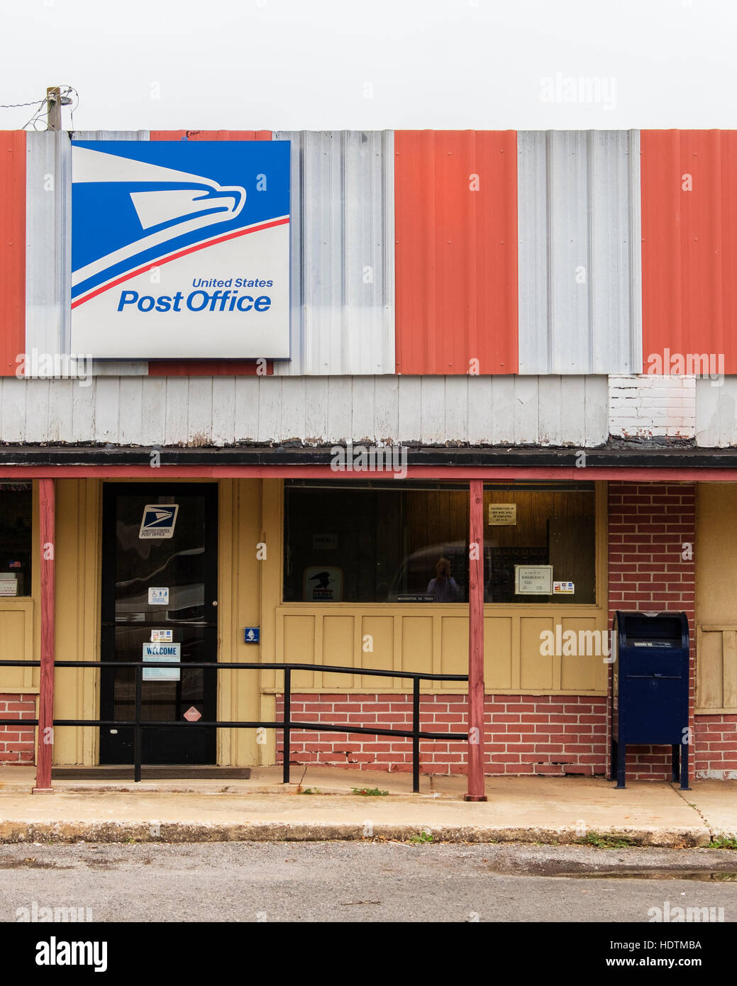 The front exterior of a small Post Office in the tiny rural town of Washington, Oklahoma, USA. Stock Photo