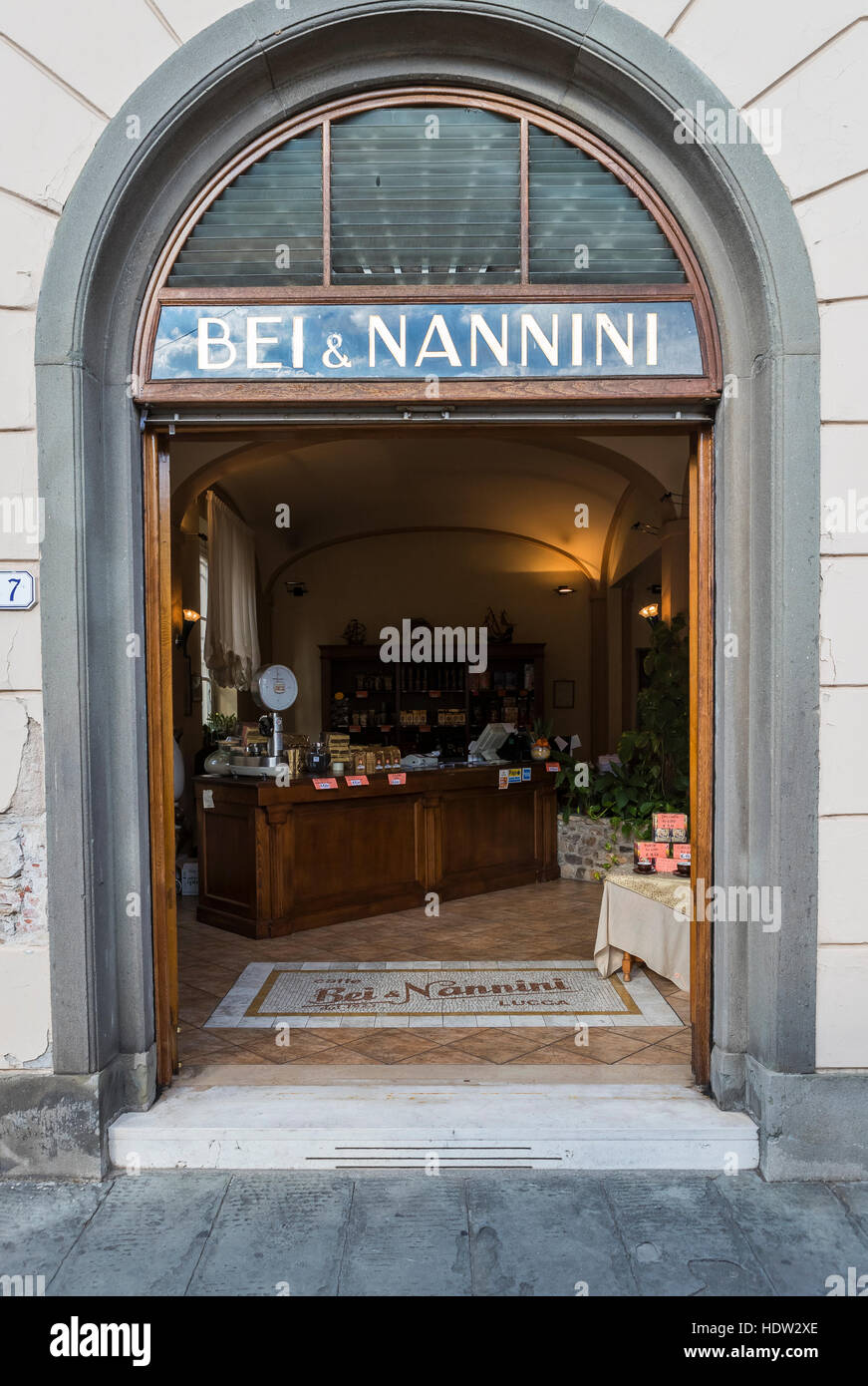 Bei & Nannini coffee. Lucca city street market stretches from the Porta  Santa Maria along the Via Borga Giannotti with everything from food to pets  Stock Photo - Alamy