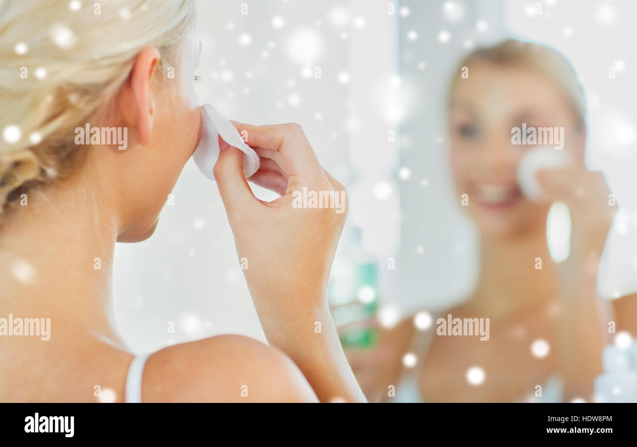 Christmas cleaning woman hi-res stock photography and images - Alamy