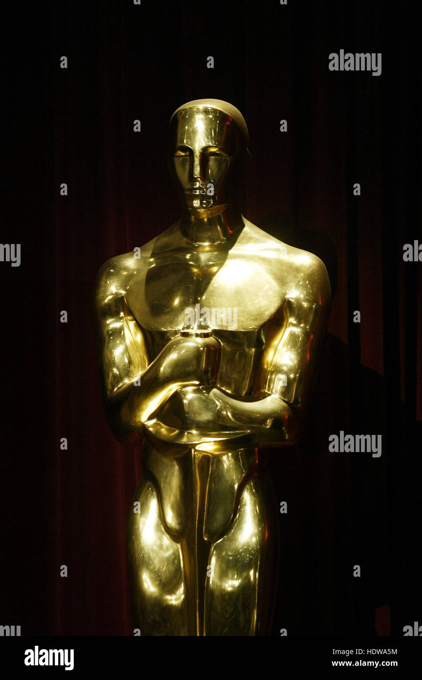 Oscar statuettes hires stock photography and images Alamy