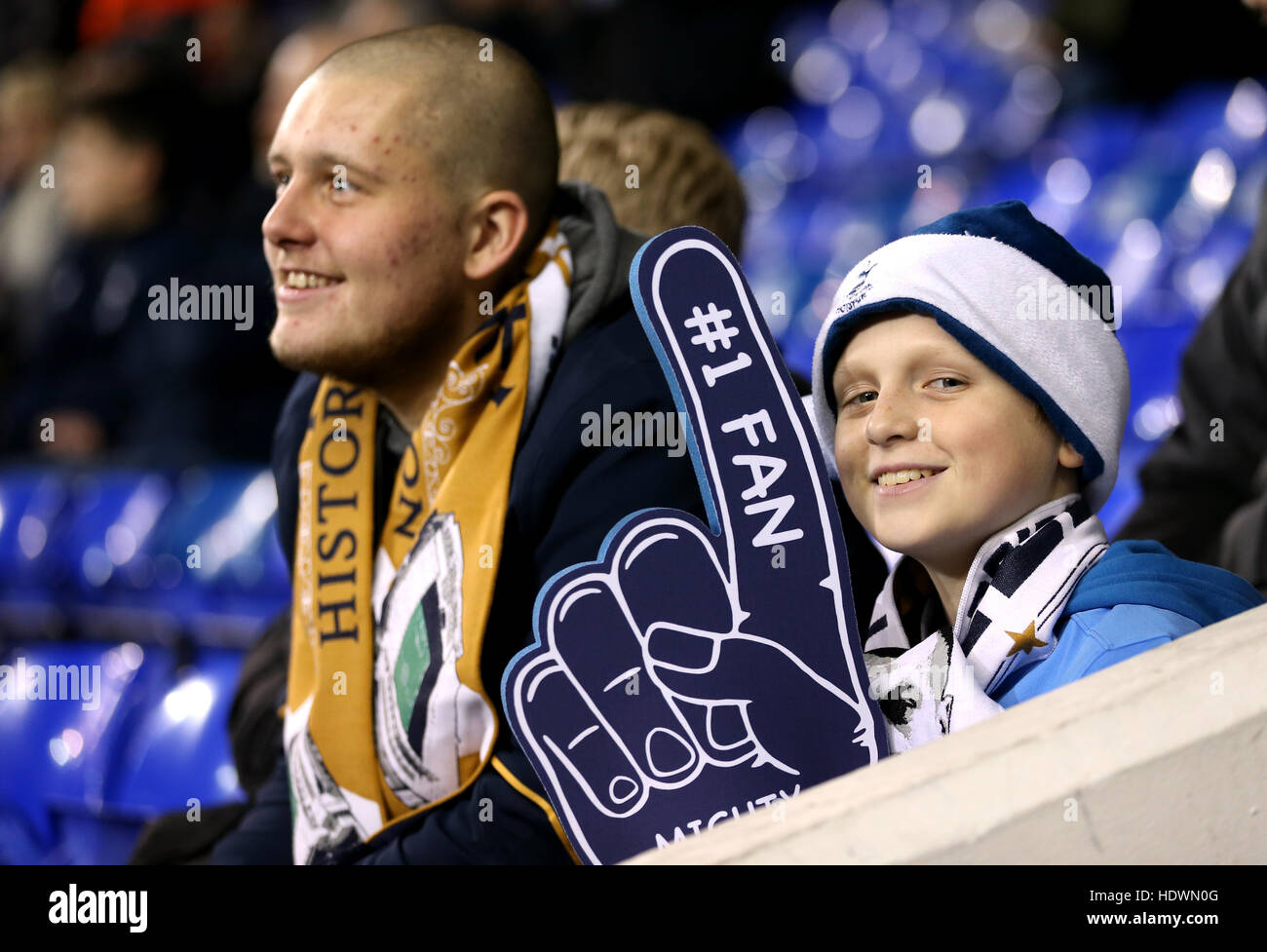 Fans in stands hi-res stock photography and images - Alamy