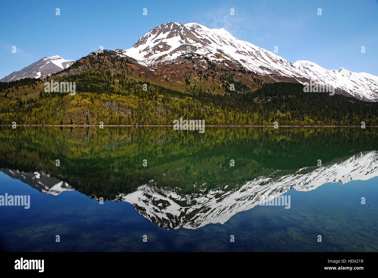 Reflection of mountain in a lake hi-res stock photography and images ...