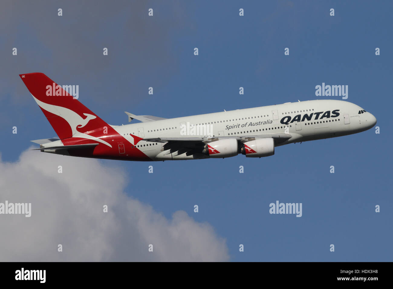 Qantas a380 hi-res stock photography and images - Alamy