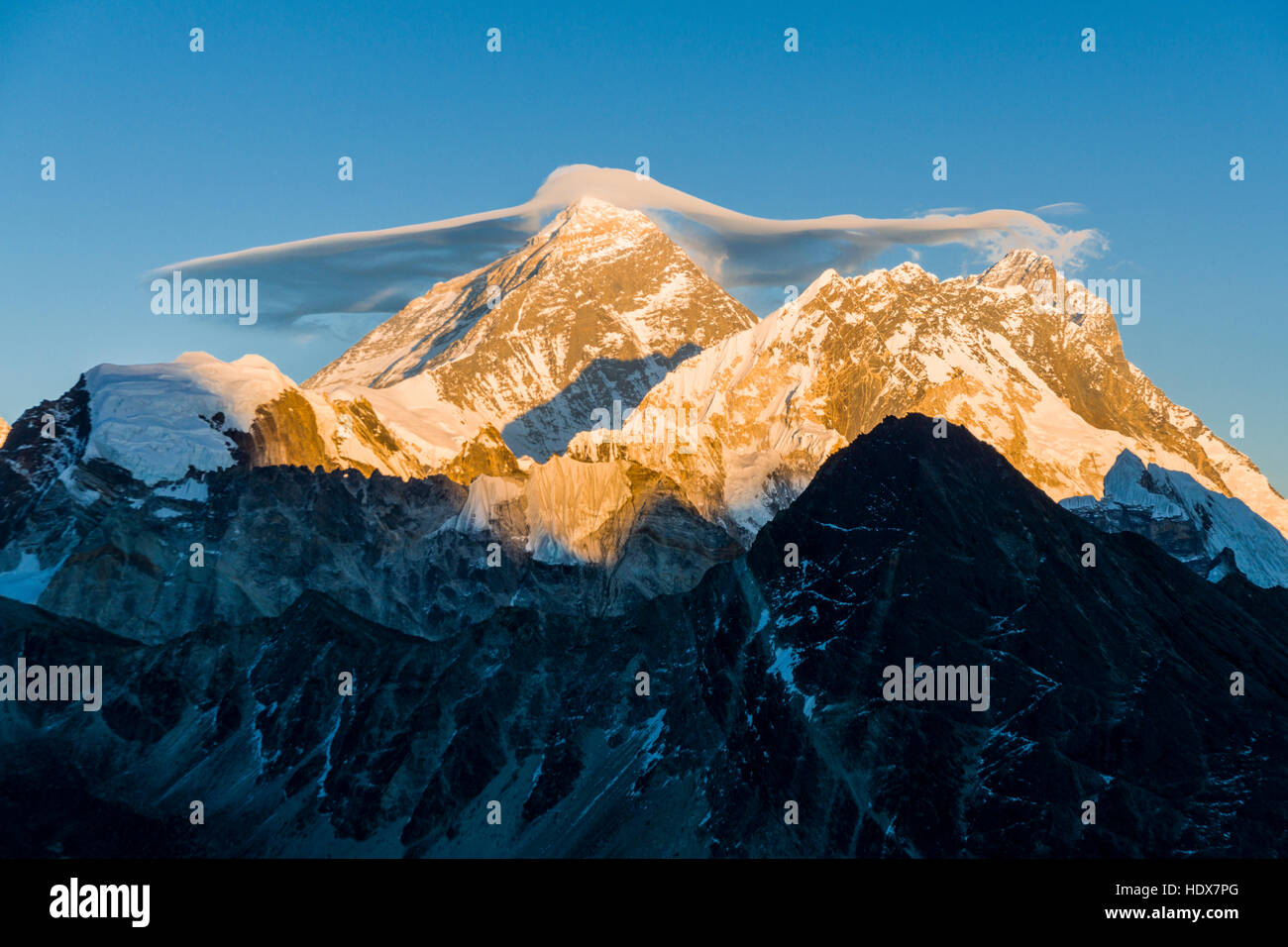 Nepal himalaya mount everest 8848m hi-res stock photography and
