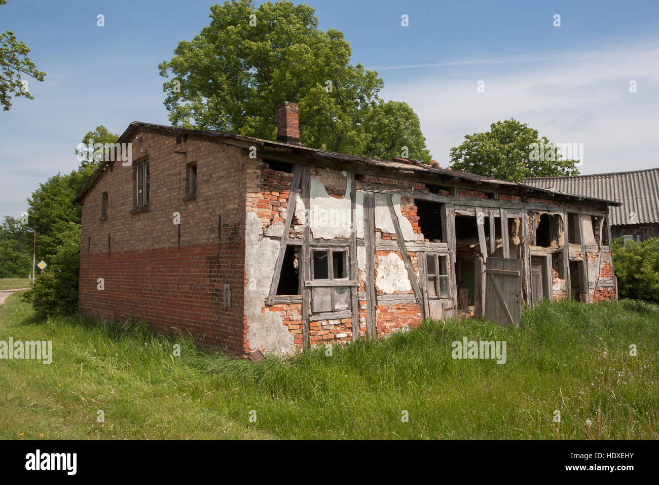 rotten half-timbered barn, laeven, feldberger seenlandschaft ...