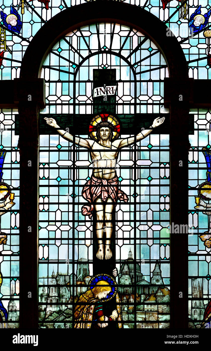 London England, UK. Church of the Holy Sepulchre / St Sepulchre Without Newgate. Stained Glass Window: the Crucifixion, with the London skyline behind Stock Photo